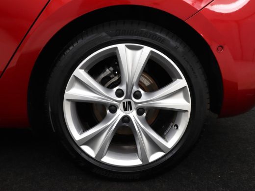 Seat Leon 1.5 eTSI FR Launch Edition | Stoelverwarming | Carplay | Adaptive cruise | Dynamic Chassis Contro... ActivLease financial lease