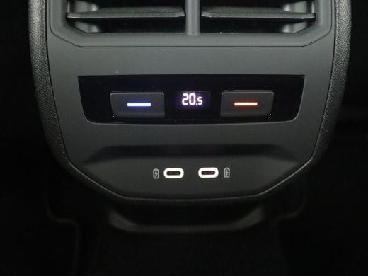 Seat Leon 1.5 eTSI FR Launch Edition | Stoelverwarming | Carplay | Adaptive cruise | Dynamic Chassis Contro... ActivLease financial lease