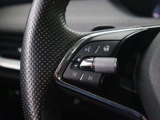 Skoda Enyaq iV 60 | Panoramadak | Stoel & achterbankverwarming | Carplay | Sportstuur | Keyless | Full LED | Nav... ActivLease financial lease