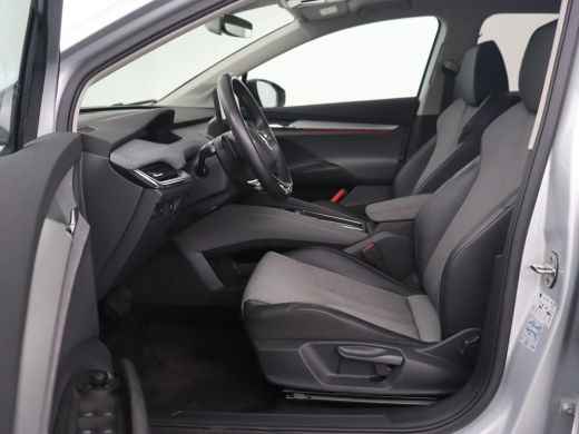 Skoda Enyaq iV 60 | Panoramadak | Stoel & achterbankverwarming | Carplay | Sportstuur | Keyless | Full LED | Nav... ActivLease financial lease