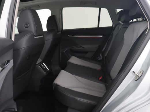 Skoda Enyaq iV 60 | Panoramadak | Stoel & achterbankverwarming | Carplay | Sportstuur | Keyless | Full LED | Nav... ActivLease financial lease