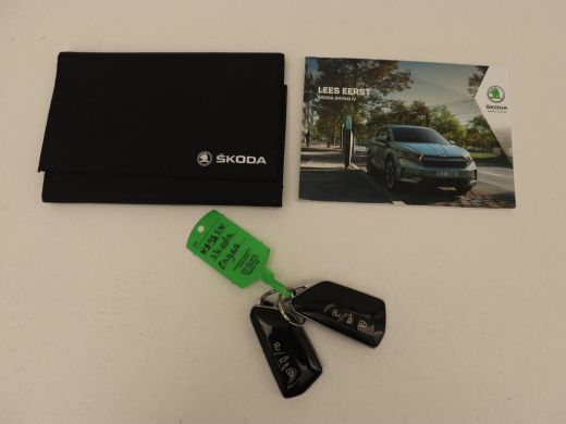 Skoda Enyaq iV 60 | Stoelverwarming | Trekhaak | Matrix LED | Carplay | Stuurverwarming | Navigatie | Half leder... ActivLease financial lease