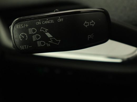 Skoda Enyaq iV 60 | Stoelverwarming | Trekhaak | Matrix LED | Carplay | Stuurverwarming | Navigatie | Half leder... ActivLease financial lease