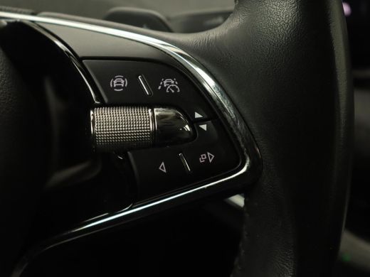 Skoda Enyaq iV 60 | Stoelverwarming | Trekhaak | Matrix LED | Carplay | Stuurverwarming | Navigatie | Half leder... ActivLease financial lease