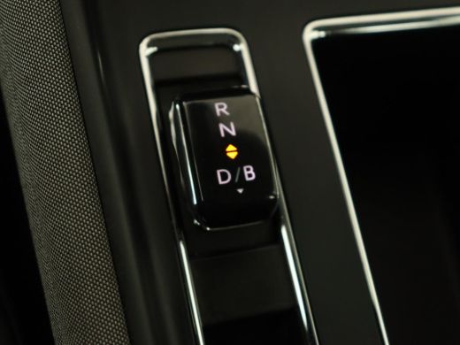 Skoda Enyaq iV 60 | Stoelverwarming | Trekhaak | Matrix LED | Carplay | Stuurverwarming | Navigatie | Half leder... ActivLease financial lease