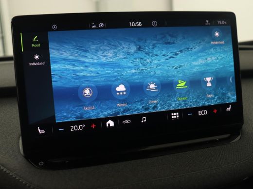 Skoda Enyaq iV 60 | Stoelverwarming | Trekhaak | Matrix LED | Carplay | Stuurverwarming | Navigatie | Half leder... ActivLease financial lease