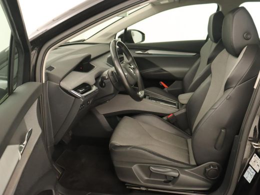 Skoda Enyaq iV 60 | Stoelverwarming | Trekhaak | Matrix LED | Carplay | Stuurverwarming | Navigatie | Half leder... ActivLease financial lease