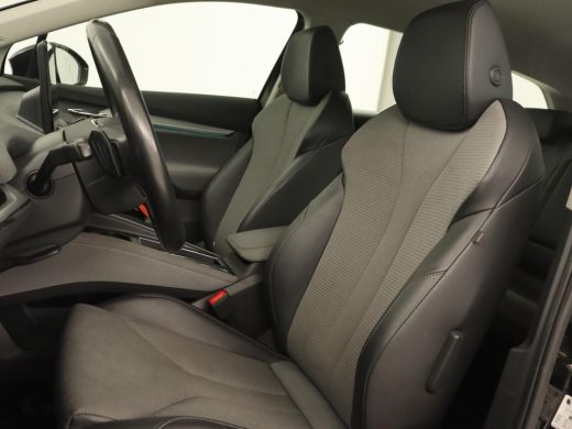 Skoda Enyaq iV 60 | Stoelverwarming | Trekhaak | Matrix LED | Carplay | Stuurverwarming | Navigatie | Half leder... ActivLease financial lease