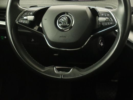 Skoda Enyaq iV 60 | Stoelverwarming | Trekhaak | Matrix LED | Carplay | Stuurverwarming | Navigatie | Half leder... ActivLease financial lease