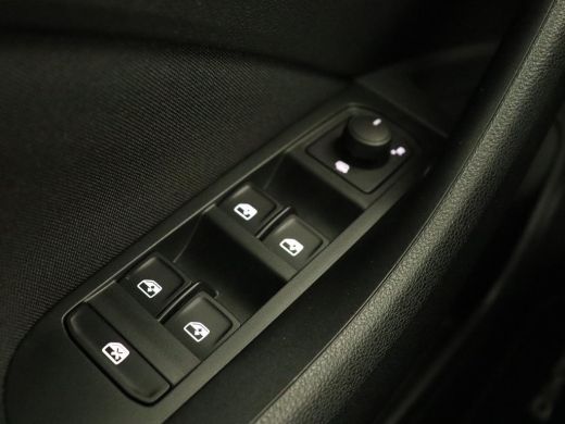 Skoda Kamiq 1.0 TSI Sport | Carplay | Climate control | Parkeerhulp | Cruise control | Full LED | DAB | Sport... ActivLease financial lease