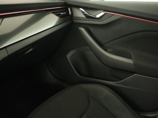 Skoda Kamiq 1.0 TSI Sport | Carplay | Climate control | Parkeerhulp | Cruise control | Full LED | DAB | Sport... ActivLease financial lease