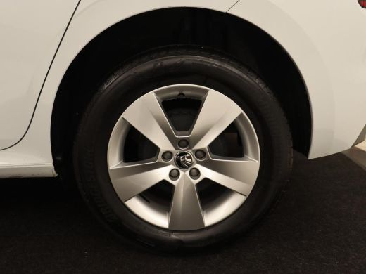 Skoda Kamiq 1.0 TSI Sport | Carplay | Climate control | Parkeerhulp | Cruise control | Full LED | DAB | Sport... ActivLease financial lease