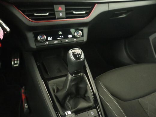 Skoda Kamiq 1.0 TSI Sport | Carplay | Climate control | Parkeerhulp | Cruise control | Full LED | DAB | Sport... ActivLease financial lease