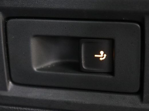 Skoda Octavia 1.5 TSI First Edition | Panoramadak | Trekhaak | Stoelverwarming | Matrix LED | Adaptive cruise |... ActivLease financial lease