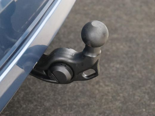 Skoda Octavia 1.5 TSI First Edition | Panoramadak | Trekhaak | Stoelverwarming | Matrix LED | Adaptive cruise |... ActivLease financial lease