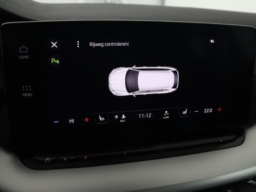 Skoda Octavia 1.5 TSI First Edition | Panoramadak | Trekhaak | Stoelverwarming | Matrix LED | Adaptive cruise |... ActivLease financial lease