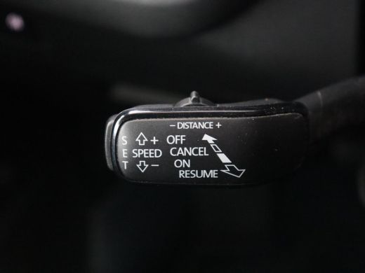 Skoda Octavia 1.5 TSI First Edition | Panoramadak | Trekhaak | Stoelverwarming | Matrix LED | Adaptive cruise |... ActivLease financial lease