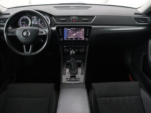 Skoda Superb 1.4 TSI iV Business Edition | 1e eigenaar | Stoelverwarming | Camera | Carplay | Full LED | Navig... ActivLease financial lease