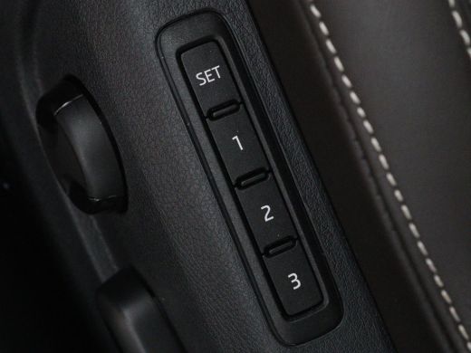 Skoda Superb 1.4 TSI iV Laurin & Klement | Leder | Trekhaak | Adaptive cruise | Stoelverwarming | Canton Sound... ActivLease financial lease