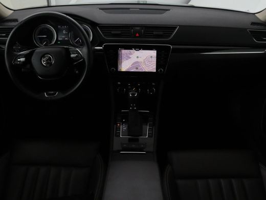 Skoda Superb 1.4 TSI iV Laurin & Klement | Leder | Trekhaak | Adaptive cruise | Stoelverwarming | Canton Sound... ActivLease financial lease