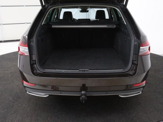 Skoda Superb 1.4 TSI iV Laurin & Klement | Leder | Trekhaak | Adaptive cruise | Stoelverwarming | Canton Sound... ActivLease financial lease