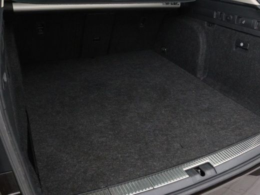 Skoda Superb 1.4 TSI iV Laurin & Klement | Leder | Trekhaak | Adaptive cruise | Stoelverwarming | Canton Sound... ActivLease financial lease