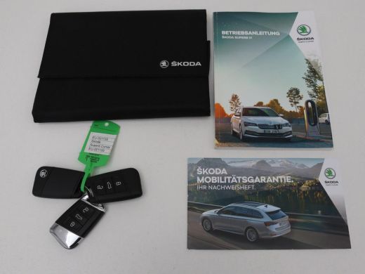 Skoda Superb 1.4 TSI iV Laurin & Klement | Leder | Trekhaak | Adaptive cruise | Stoelverwarming | Canton Sound... ActivLease financial lease