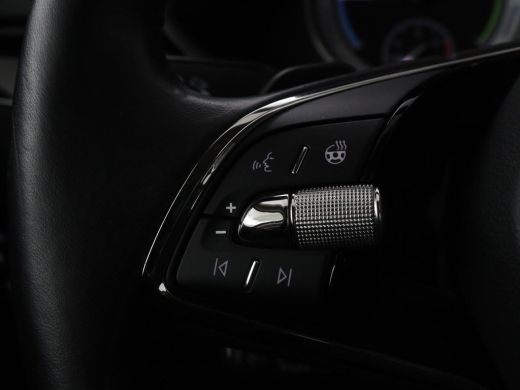 Skoda Superb 1.4 TSI iV Laurin & Klement | Leder | Trekhaak | Adaptive cruise | Stoelverwarming | Canton Sound... ActivLease financial lease