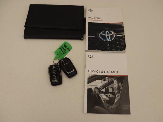 Toyota RAV4 2.5 Plug-in Hybrid AWD Dynamic | Trekhaak | Stoelverwarming | Adaptive cruise | Carplay | Achterb... ActivLease financial lease