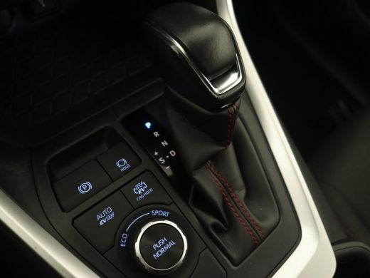 Toyota RAV4 2.5 Plug-in Hybrid AWD Dynamic | Trekhaak | Stoelverwarming | Adaptive cruise | Carplay | Achterb... ActivLease financial lease