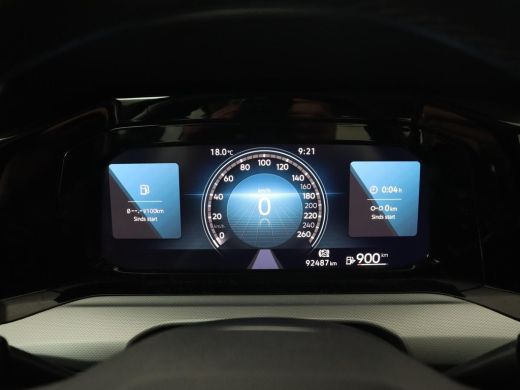 Volkswagen Golf 1.0 TSI | Carplay | Trekhaak | Full LED | Climate control | Digital Cockpit | Speedlimiter | Blue... ActivLease financial lease