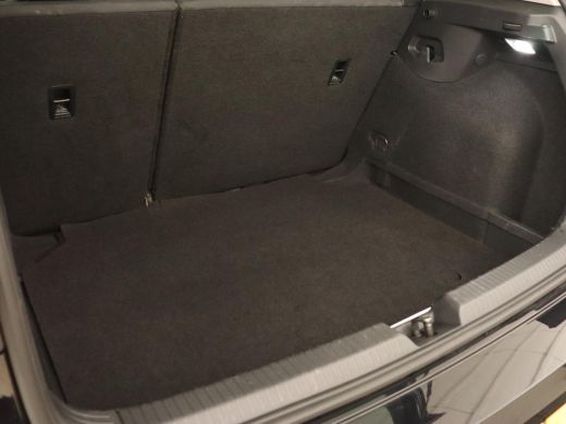 Volkswagen Golf 1.0 TSI | Carplay | Trekhaak | Full LED | Climate control | Digital Cockpit | Speedlimiter | Blue... ActivLease financial lease