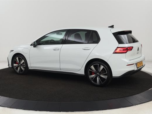 Volkswagen Golf 1.4 eHybrid GTE | Stoelverwarming | Camera | Adaptive cruise | Sfeerverlichting | Navigatie | Spo... ActivLease financial lease