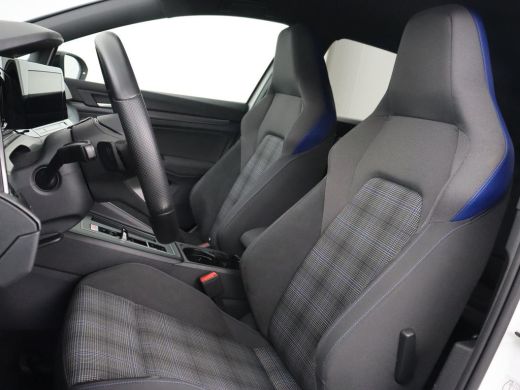 Volkswagen Golf 1.4 eHybrid GTE | Stoelverwarming | Camera | Adaptive cruise | Sfeerverlichting | Navigatie | Spo... ActivLease financial lease