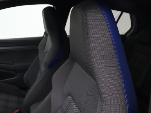 Volkswagen Golf 1.4 eHybrid GTE | Stoelverwarming | Camera | Adaptive cruise | Sfeerverlichting | Navigatie | Spo... ActivLease financial lease