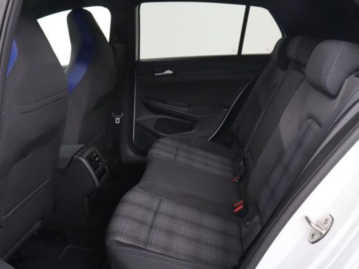 Volkswagen Golf 1.4 eHybrid GTE | Stoelverwarming | Camera | Adaptive cruise | Sfeerverlichting | Navigatie | Spo... ActivLease financial lease