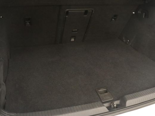 Volkswagen Golf 1.4 eHybrid Style | Camera | Massage | Carplay | Memory | Sfeerverlichting | Adaptive cruise | Ke... ActivLease financial lease