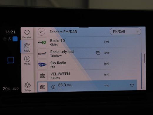 Volkswagen Golf 1.4 eHybrid Style | Camera | Massage | Carplay | Memory | Sfeerverlichting | Adaptive cruise | Ke... ActivLease financial lease