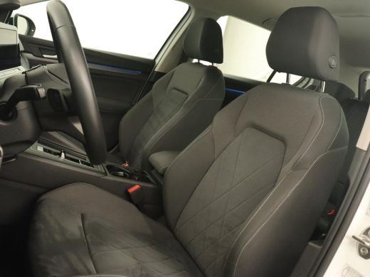 Volkswagen Golf 1.4 eHybrid Style | Camera | Massage | Carplay | Memory | Sfeerverlichting | Adaptive cruise | Ke... ActivLease financial lease