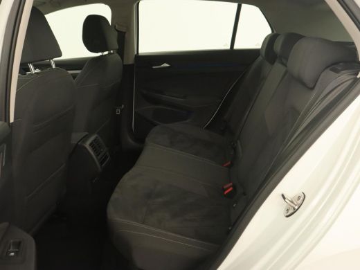 Volkswagen Golf 1.4 eHybrid Style | Camera | Massage | Carplay | Memory | Sfeerverlichting | Adaptive cruise | Ke... ActivLease financial lease