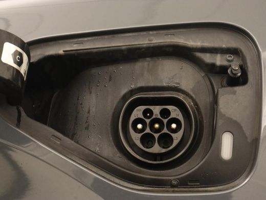 Volkswagen Golf 1.4 eHybrid Style | Massage | Carplay | Memory | Navigatie | Adaptive cruise | Parkeerhulp | Sfee... ActivLease financial lease