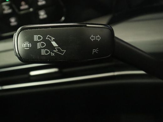 Volkswagen Golf 1.4 eHybrid Style | Massage | Carplay | Memory | Navigatie | Adaptive cruise | Parkeerhulp | Sfee... ActivLease financial lease