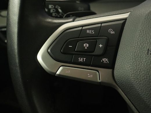 Volkswagen Golf 1.4 eHybrid Style | Massage | Carplay | Memory | Navigatie | Adaptive cruise | Parkeerhulp | Sfee... ActivLease financial lease