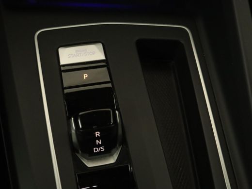 Volkswagen Golf 1.4 eHybrid Style | Massage | Carplay | Memory | Navigatie | Adaptive cruise | Parkeerhulp | Sfee... ActivLease financial lease