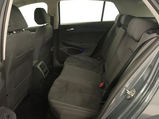 Volkswagen Golf 1.4 eHybrid Style | Massage | Carplay | Memory | Navigatie | Adaptive cruise | Parkeerhulp | Sfee... ActivLease financial lease