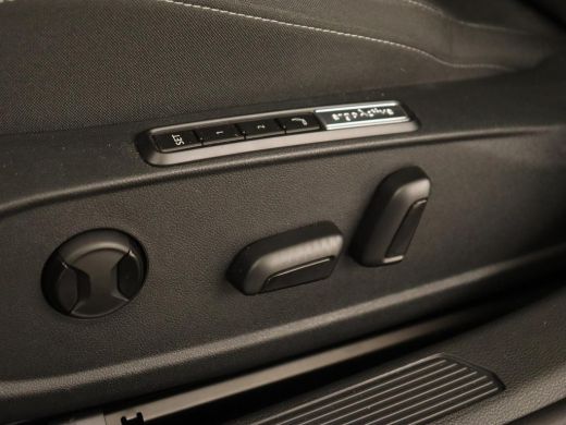 Volkswagen Golf 1.5 TSI Life Business | Adaptive Cruise | Stoelverwarming | Camera | Memory | Carplay | Navigatie... ActivLease financial lease