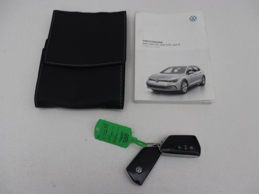 Volkswagen Golf 1.5 TSI R-Line | Panoramadak | Carplay | Sportstoelen | Navigatie | Adaptive cruise | Parkeerhulp... ActivLease financial lease