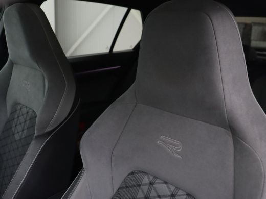 Volkswagen Golf 1.5 TSI R-Line | Panoramadak | Carplay | Sportstoelen | Navigatie | Adaptive cruise | Parkeerhulp... ActivLease financial lease