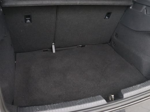 Volkswagen ID.3 Life 58 kWh | Carplay | Sfeerverlichting | Cruise Control | Stoelverwarming | Stuurverwarming | P... ActivLease financial lease