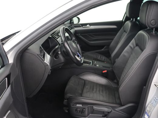 Volkswagen Passat 1.4 TSI PHEV GTE | Head-Up | Stoelverwarming | Trekhaak | Leder/Alcantara | Camera | Massage | Vi... ActivLease financial lease